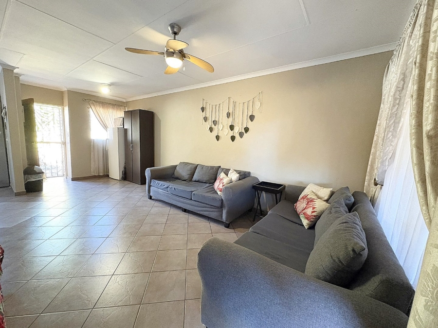 3 Bedroom Property for Sale in Rooihuiskraal North Gauteng