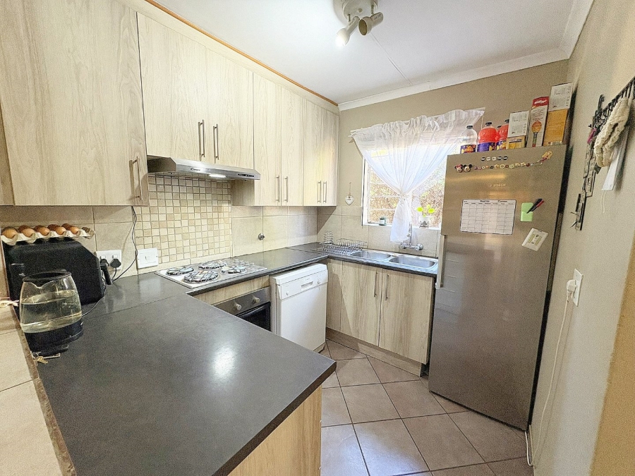 3 Bedroom Property for Sale in Rooihuiskraal North Gauteng