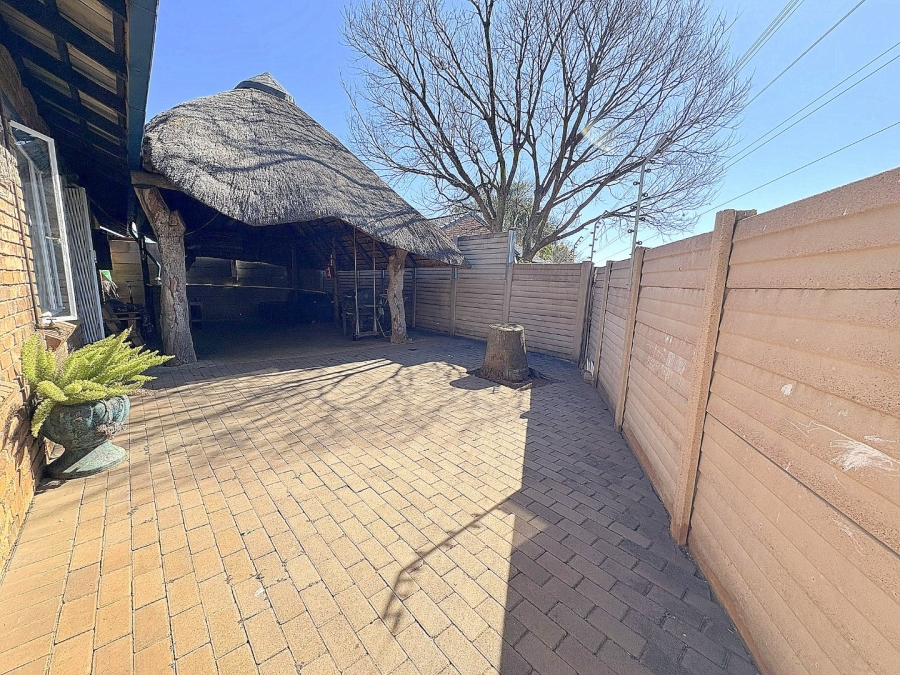 3 Bedroom Property for Sale in Rooihuiskraal North Gauteng
