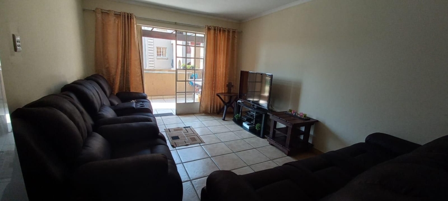 To Let 2 Bedroom Property for Rent in Castleview Gauteng