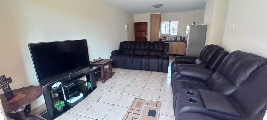 To Let 2 Bedroom Property for Rent in Castleview Gauteng