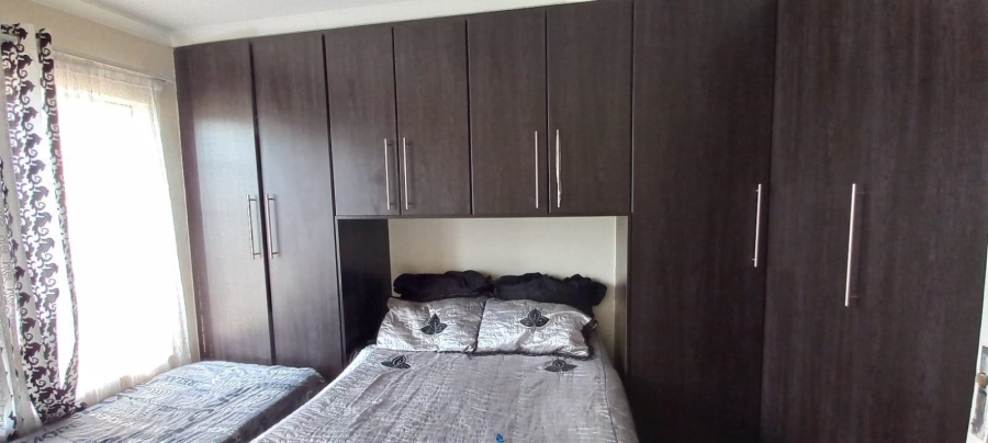 To Let 2 Bedroom Property for Rent in Castleview Gauteng
