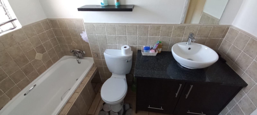 To Let 2 Bedroom Property for Rent in Castleview Gauteng