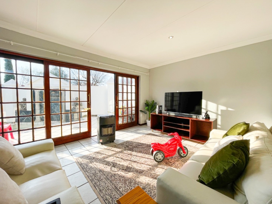 To Let 4 Bedroom Property for Rent in Halfway Gardens Gauteng