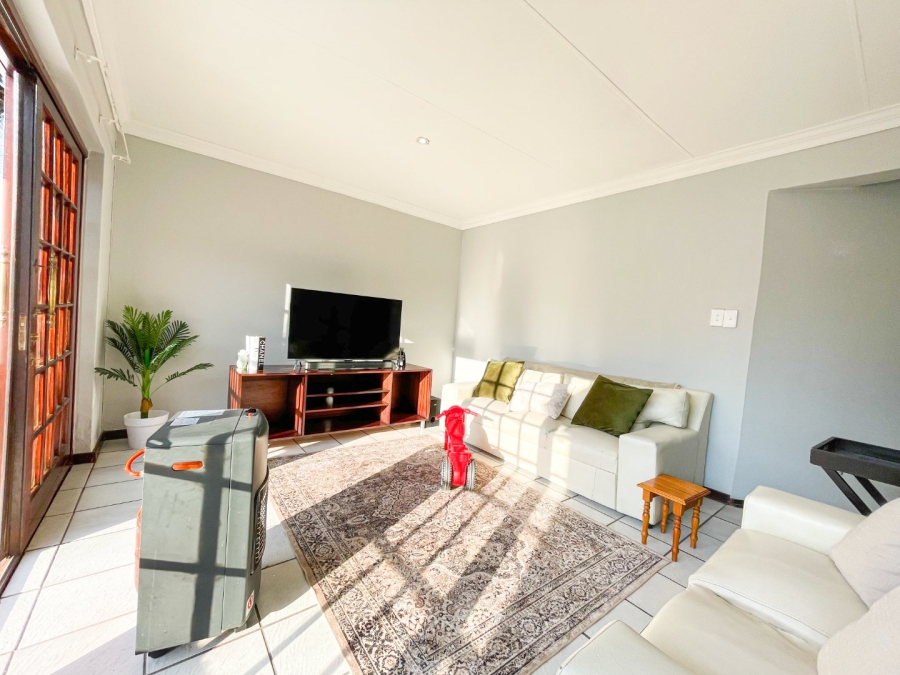 To Let 4 Bedroom Property for Rent in Halfway Gardens Gauteng