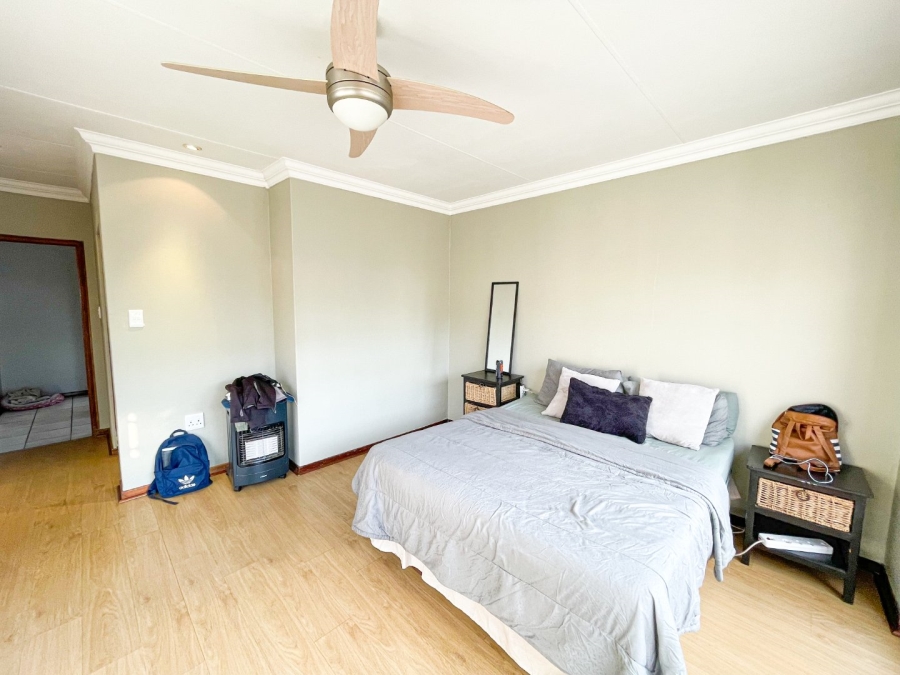 To Let 4 Bedroom Property for Rent in Halfway Gardens Gauteng