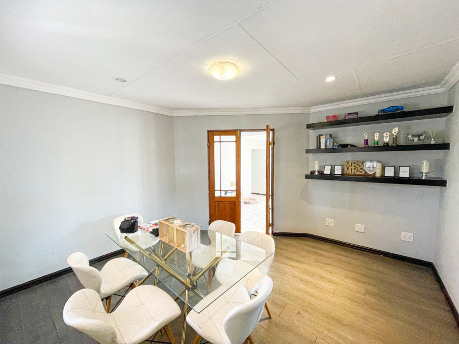 To Let 4 Bedroom Property for Rent in Halfway Gardens Gauteng