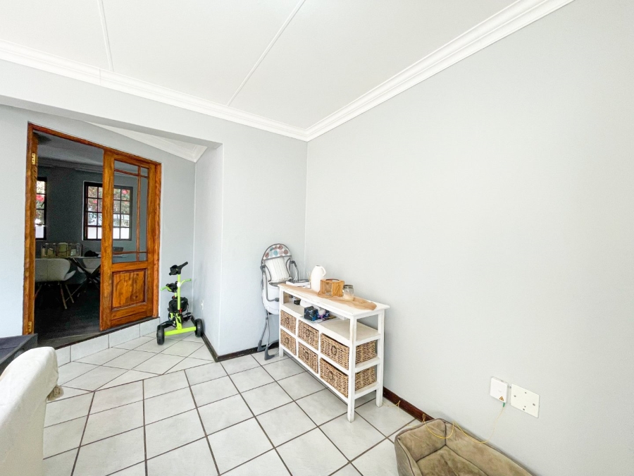 To Let 4 Bedroom Property for Rent in Halfway Gardens Gauteng