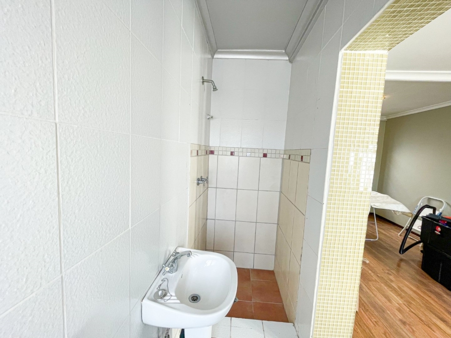 To Let 4 Bedroom Property for Rent in Halfway Gardens Gauteng