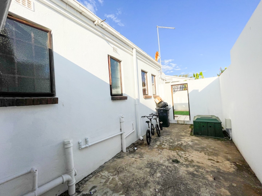 To Let 4 Bedroom Property for Rent in Halfway Gardens Gauteng