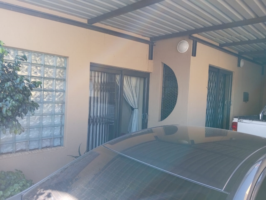 4 Bedroom Property for Sale in Soshanguve F Gauteng