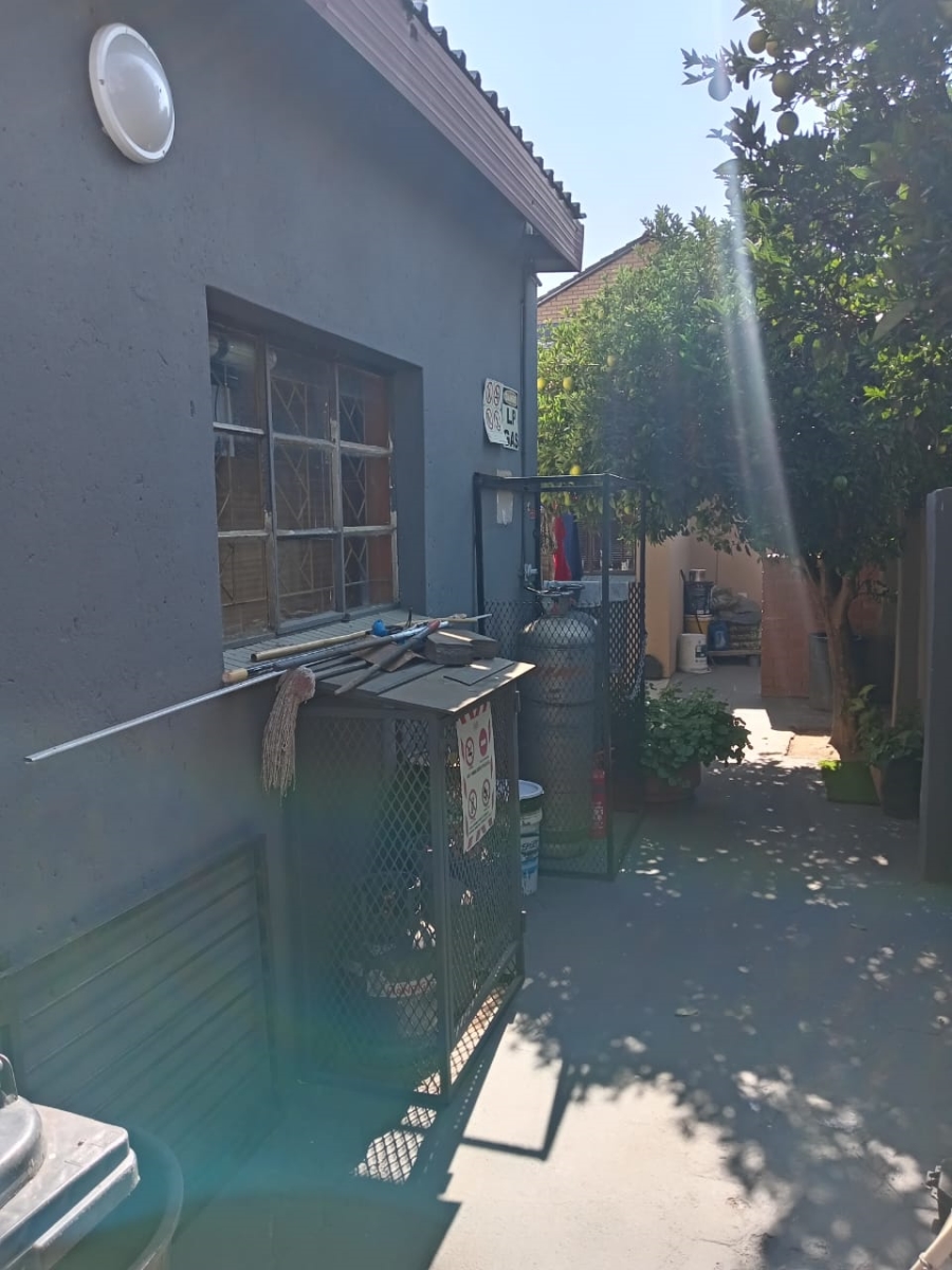 4 Bedroom Property for Sale in Soshanguve F Gauteng