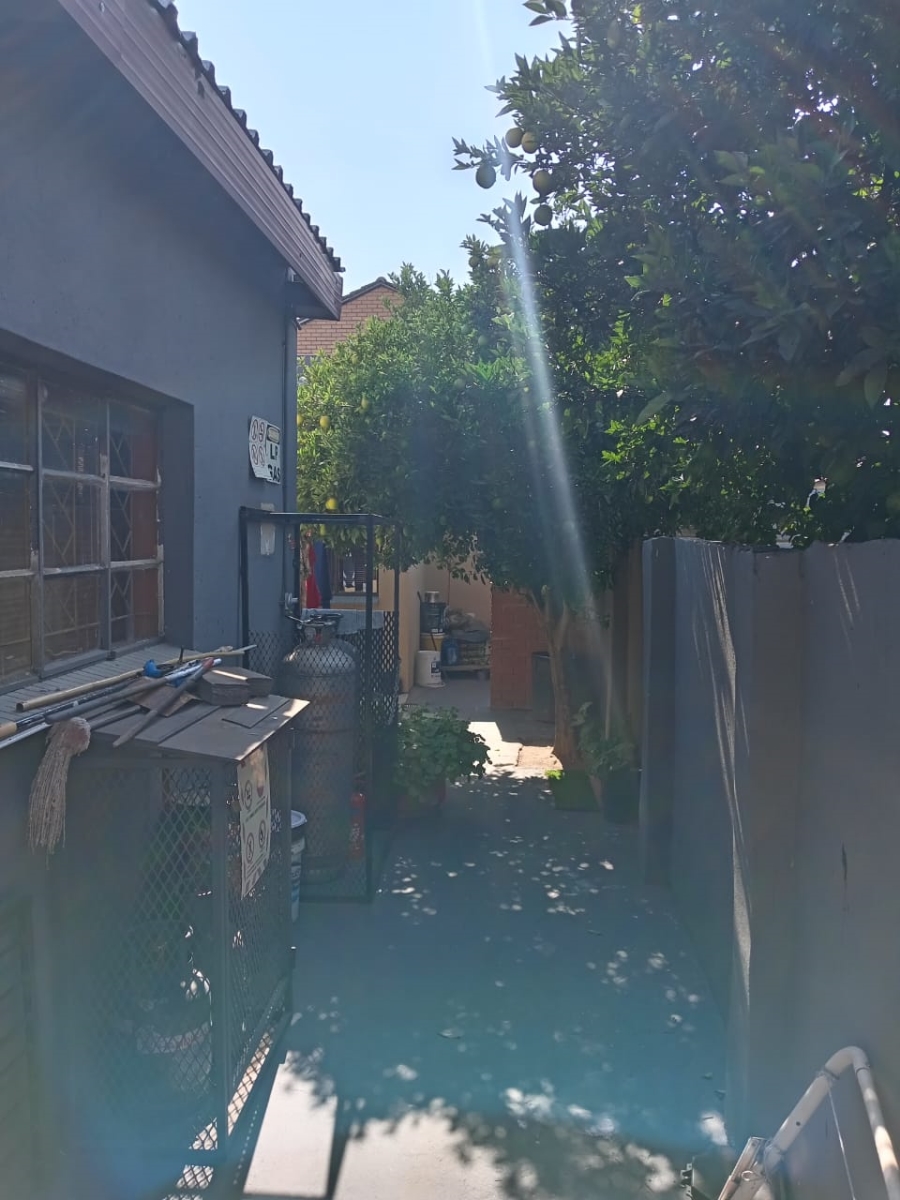 4 Bedroom Property for Sale in Soshanguve F Gauteng