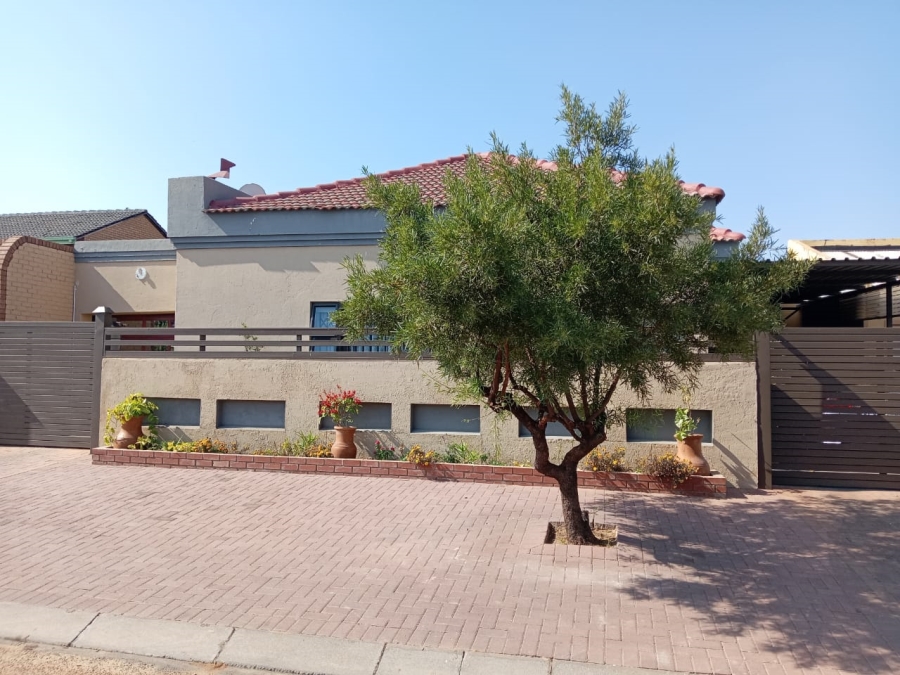 4 Bedroom Property for Sale in Soshanguve F Gauteng