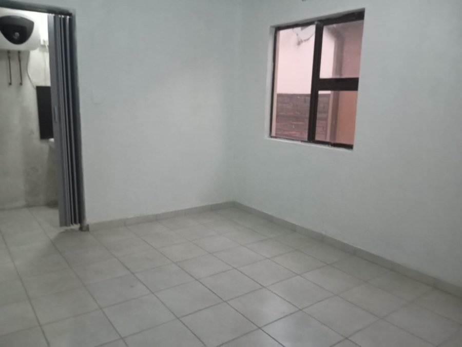 To Let 1 Bedroom Property for Rent in Windmill Park Gauteng