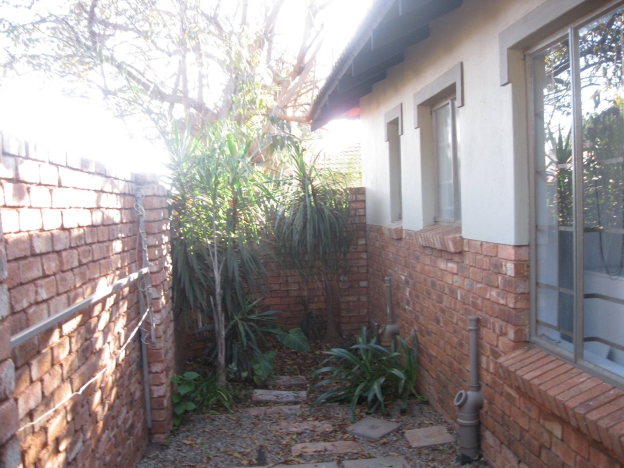 To Let 2 Bedroom Property for Rent in Gezina Gauteng