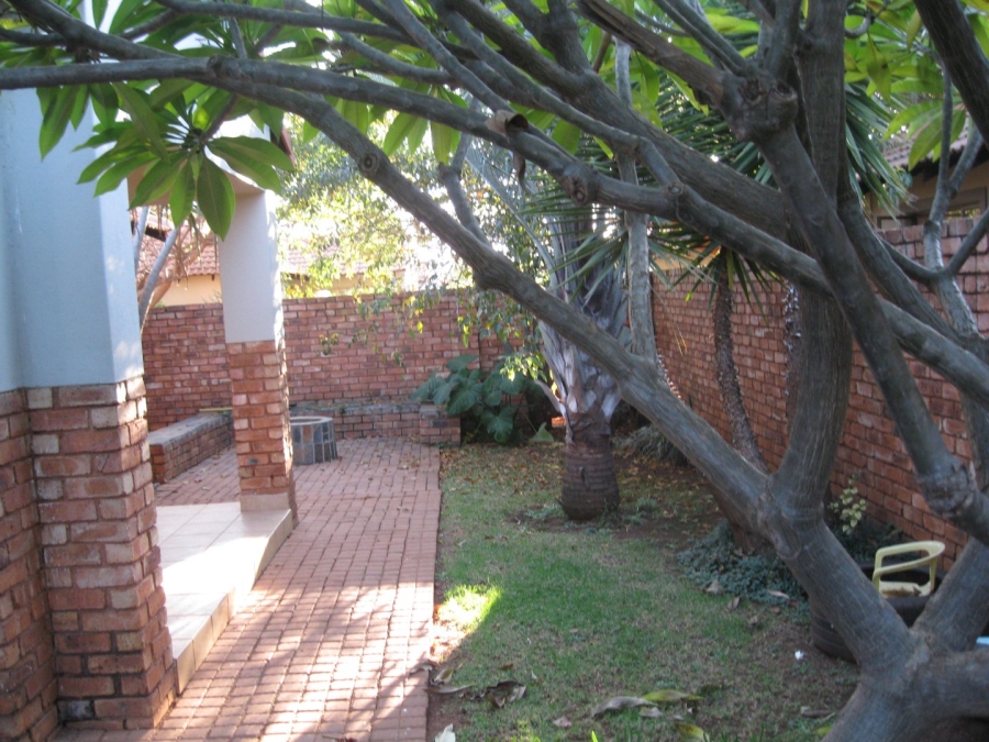 To Let 2 Bedroom Property for Rent in Gezina Gauteng