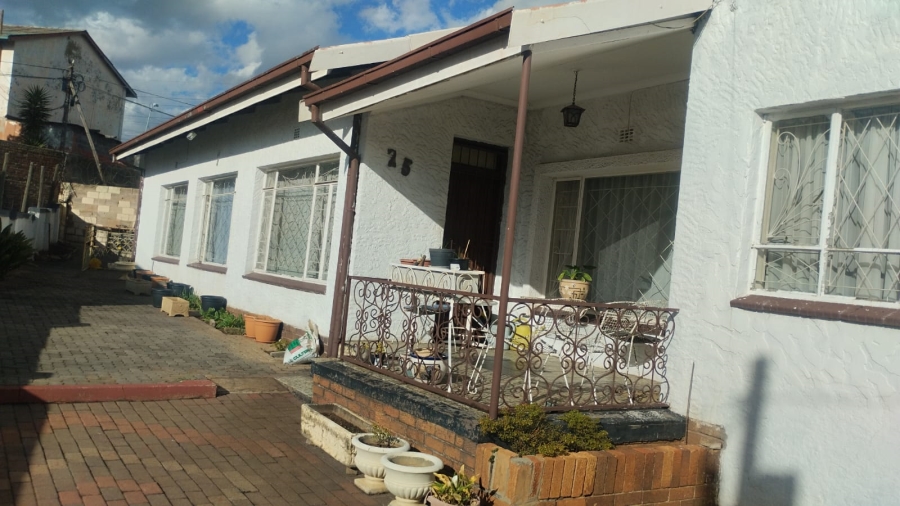  Bedroom Property for Sale in Bosmont Gauteng