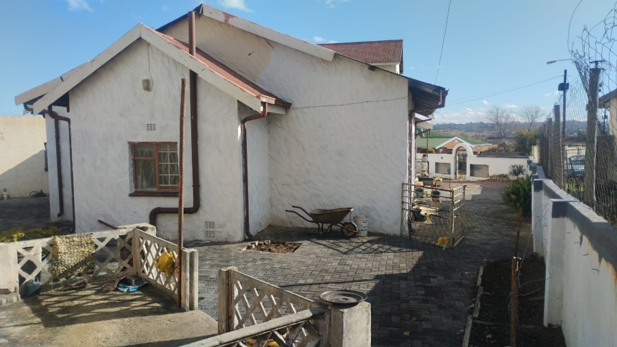  Bedroom Property for Sale in Bosmont Gauteng