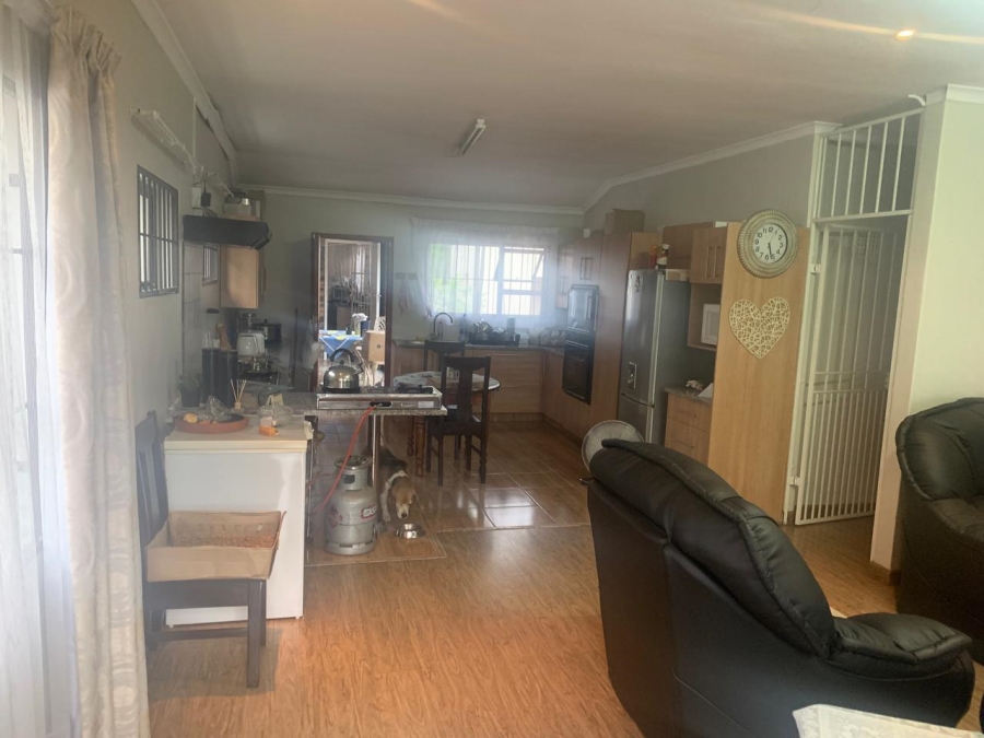 To Let 2 Bedroom Property for Rent in Robertsham Gauteng