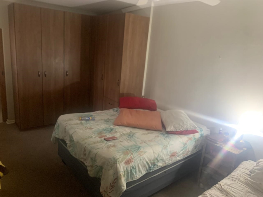 To Let 2 Bedroom Property for Rent in Robertsham Gauteng