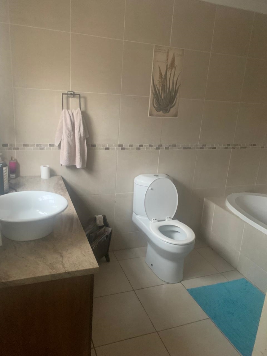 To Let 2 Bedroom Property for Rent in Robertsham Gauteng