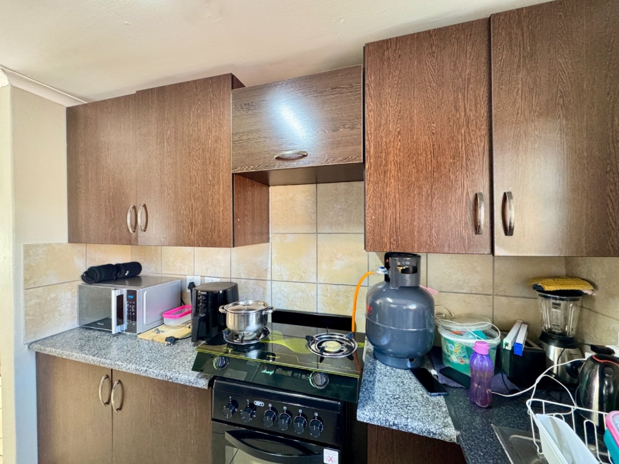 2 Bedroom Property for Sale in Die Hoewes Gauteng