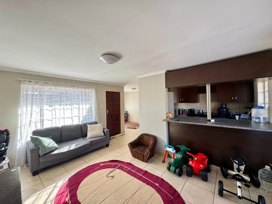 2 Bedroom Property for Sale in Die Hoewes Gauteng