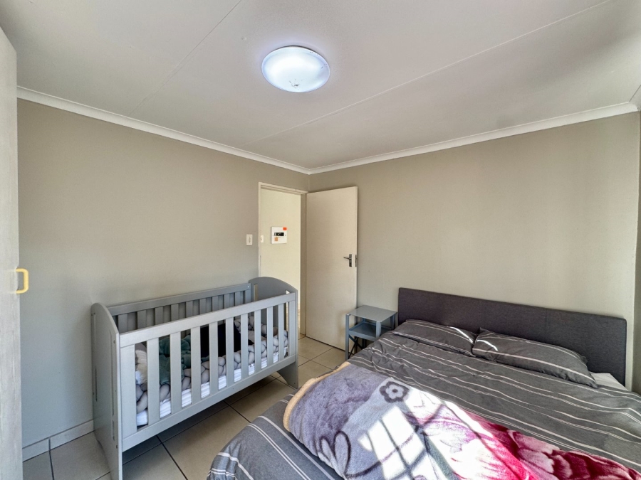2 Bedroom Property for Sale in Die Hoewes Gauteng