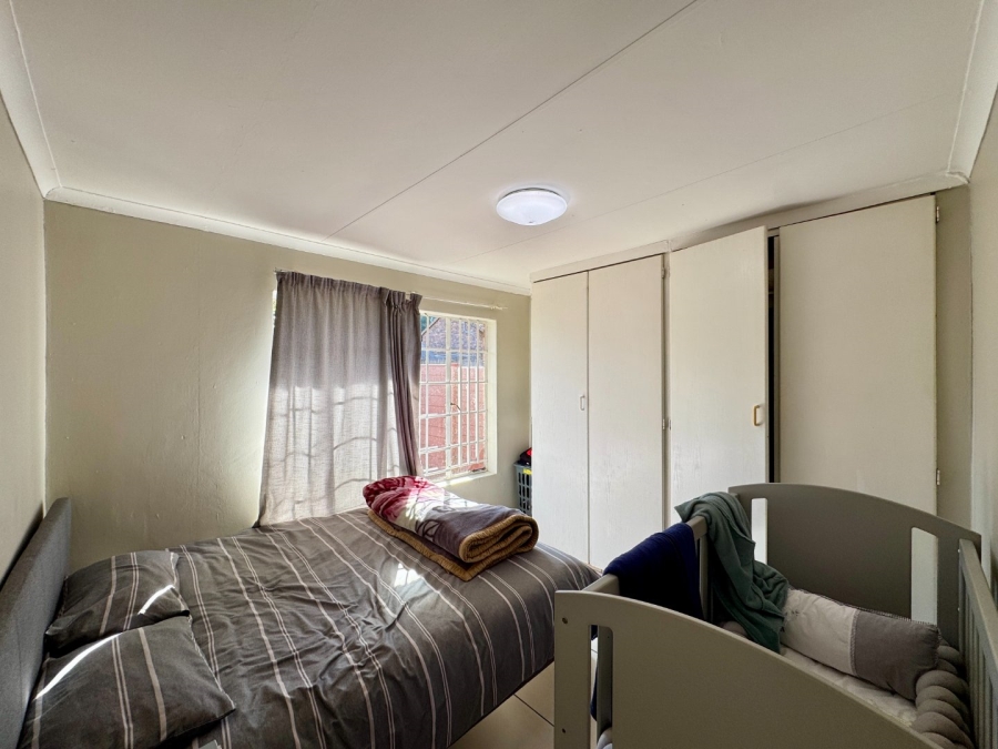 2 Bedroom Property for Sale in Die Hoewes Gauteng