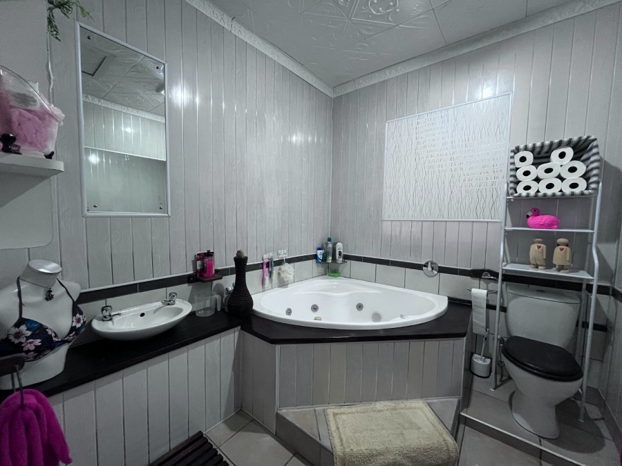 2 Bedroom Property for Sale in Noordloch Gauteng
