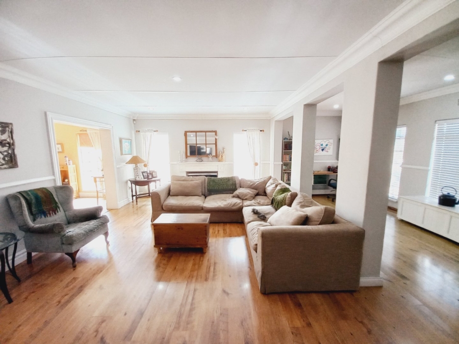 5 Bedroom Property for Sale in Meadowbrook Gauteng