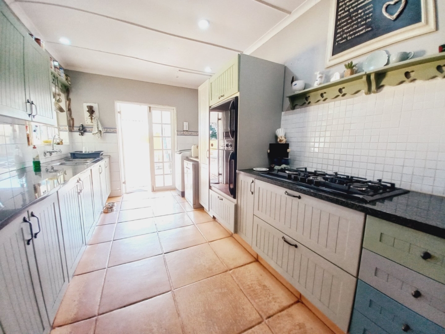 5 Bedroom Property for Sale in Meadowbrook Gauteng