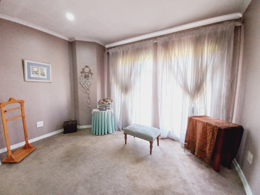 5 Bedroom Property for Sale in Meadowbrook Gauteng