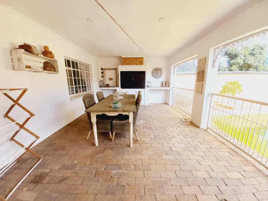 5 Bedroom Property for Sale in Meadowbrook Gauteng