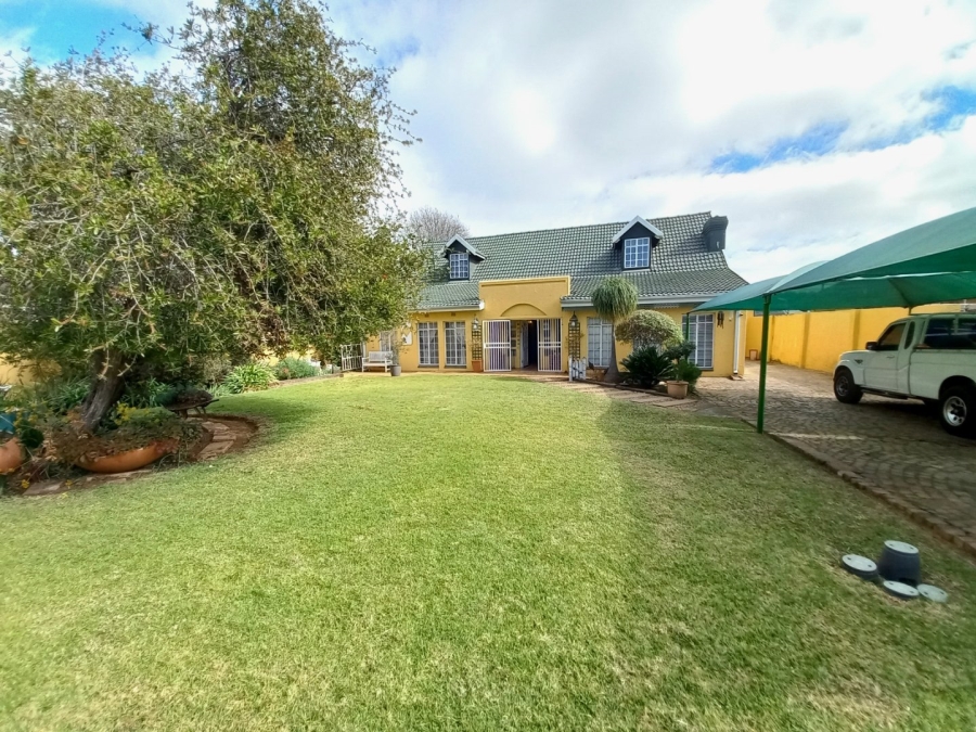 5 Bedroom Property for Sale in Meadowbrook Gauteng