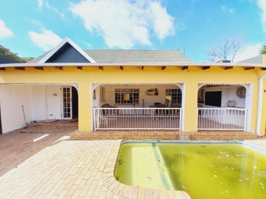 5 Bedroom Property for Sale in Meadowbrook Gauteng