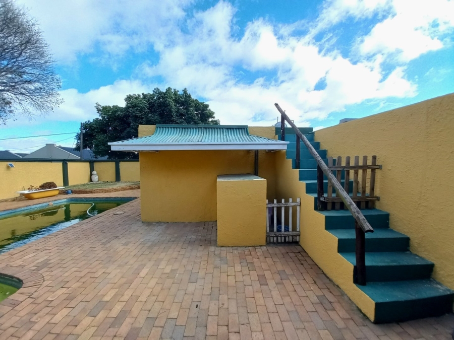 5 Bedroom Property for Sale in Meadowbrook Gauteng