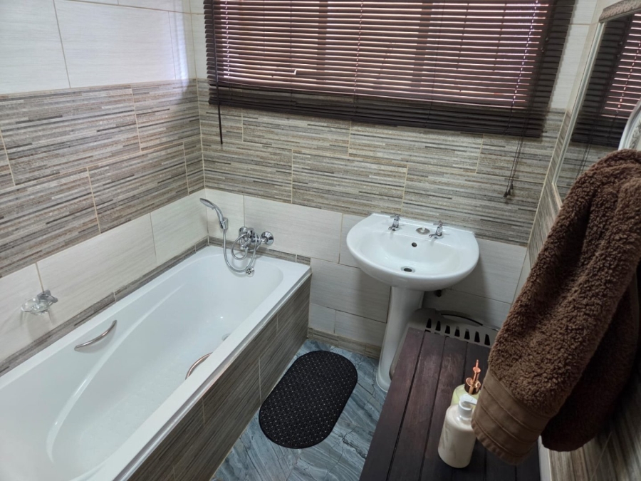 3 Bedroom Property for Sale in Sinoville Gauteng