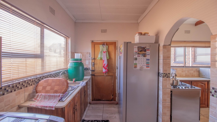 4 Bedroom Property for Sale in Birchleigh North Gauteng