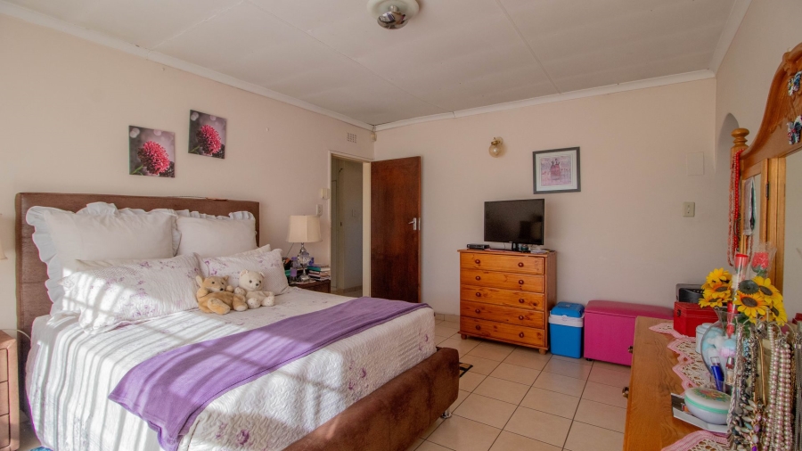 4 Bedroom Property for Sale in Birchleigh North Gauteng