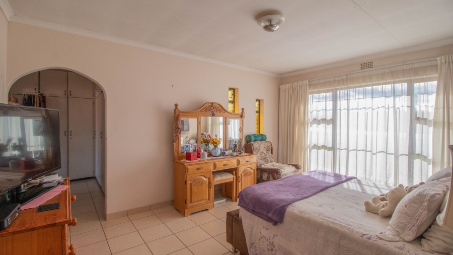 4 Bedroom Property for Sale in Birchleigh North Gauteng