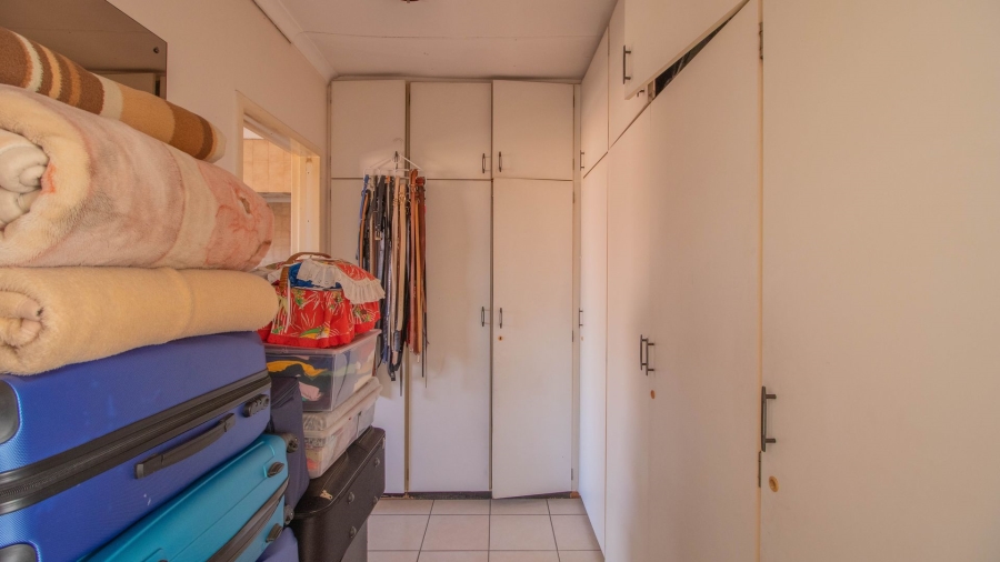 4 Bedroom Property for Sale in Birchleigh North Gauteng