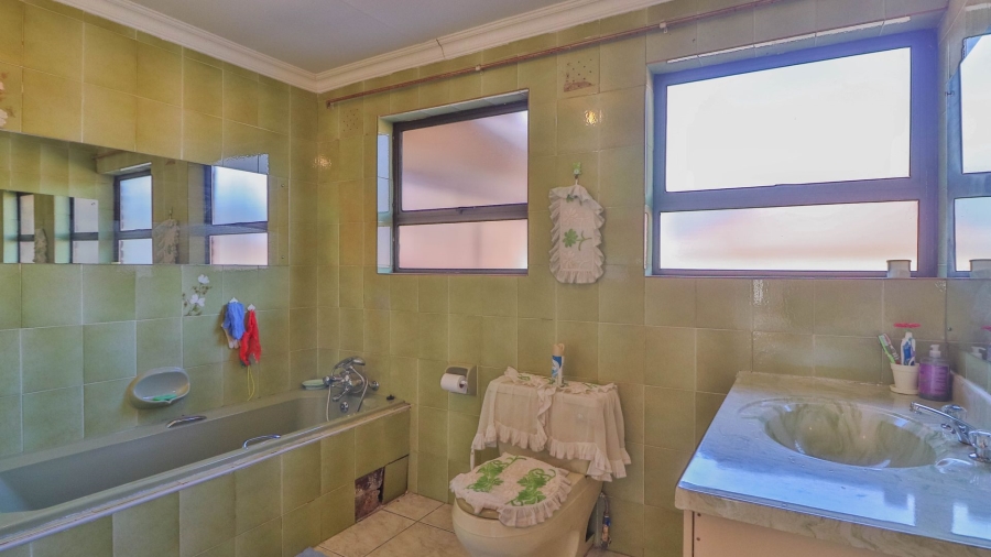 4 Bedroom Property for Sale in Birchleigh North Gauteng