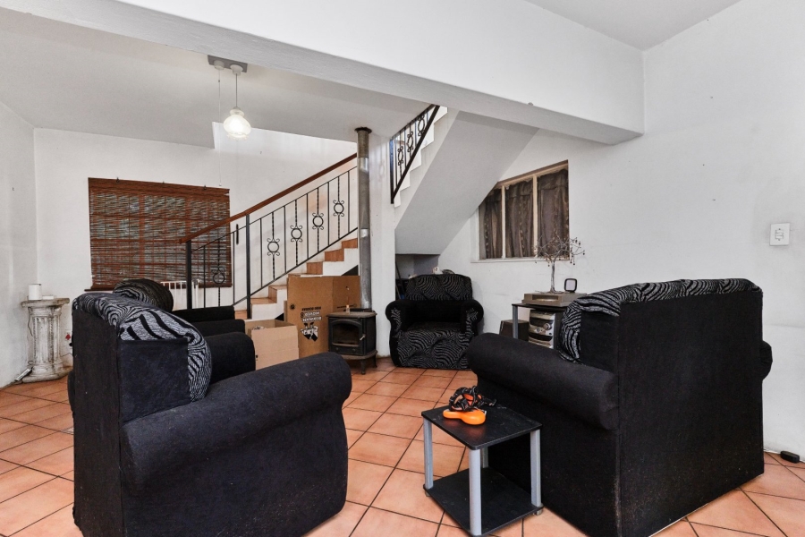 To Let 4 Bedroom Property for Rent in Kelland Gauteng