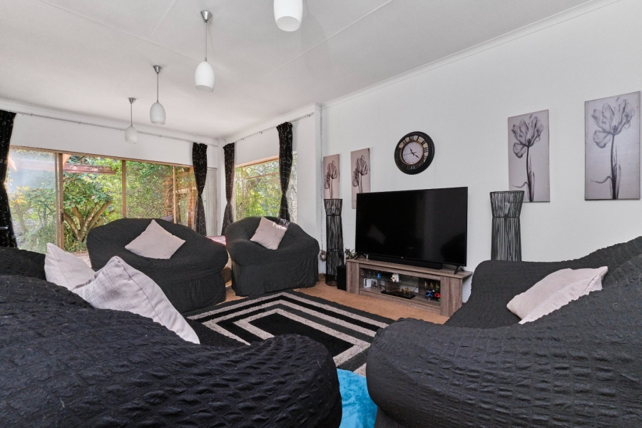 To Let 4 Bedroom Property for Rent in Kelland Gauteng