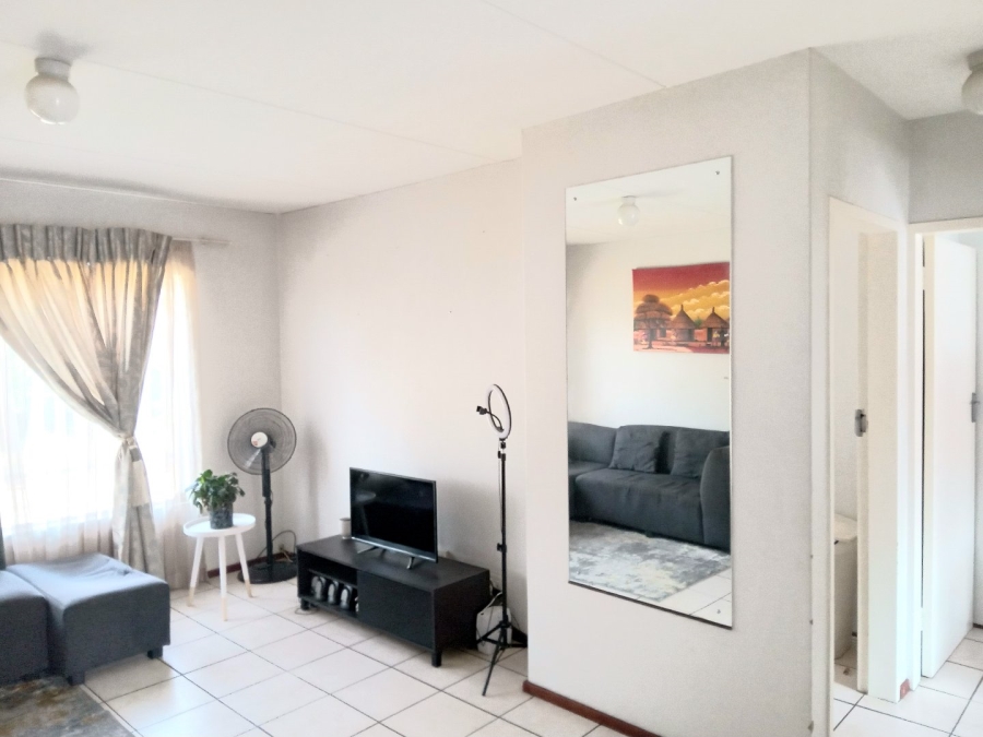 To Let 2 Bedroom Property for Rent in Florida Gauteng
