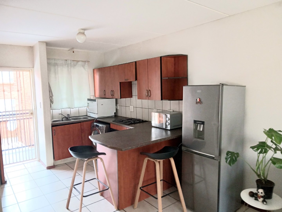 To Let 2 Bedroom Property for Rent in Florida Gauteng