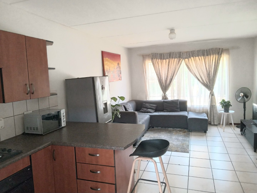 To Let 2 Bedroom Property for Rent in Florida Gauteng