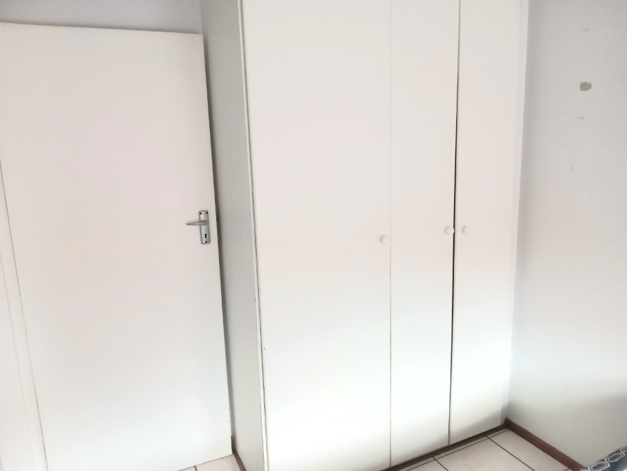 To Let 2 Bedroom Property for Rent in Florida Gauteng